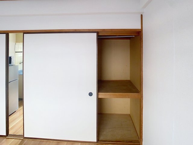 収納　掲載写真は同型モデルを掲載しており実際のお部屋と仕様等が異な
