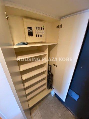 HKマンションの玄関写真