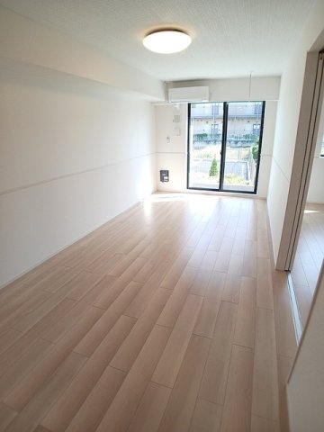 居室・リビング　ゆったり過ごせる居間です