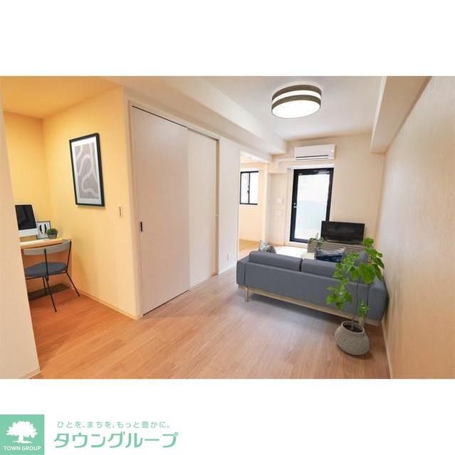 居室・リビング　家具・調度品等はCG加工です。実際の賃貸住宅には含まれません