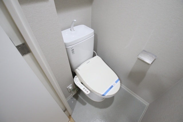 トイレ　※別室の参考写真の為、現況優先です。