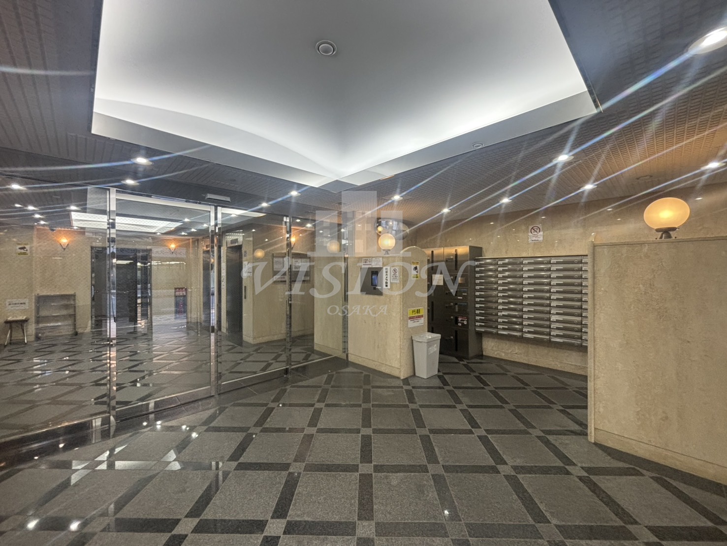 地下鉄御堂筋線 西中島南方駅 徒歩5分 10階建 築26年の外観写真