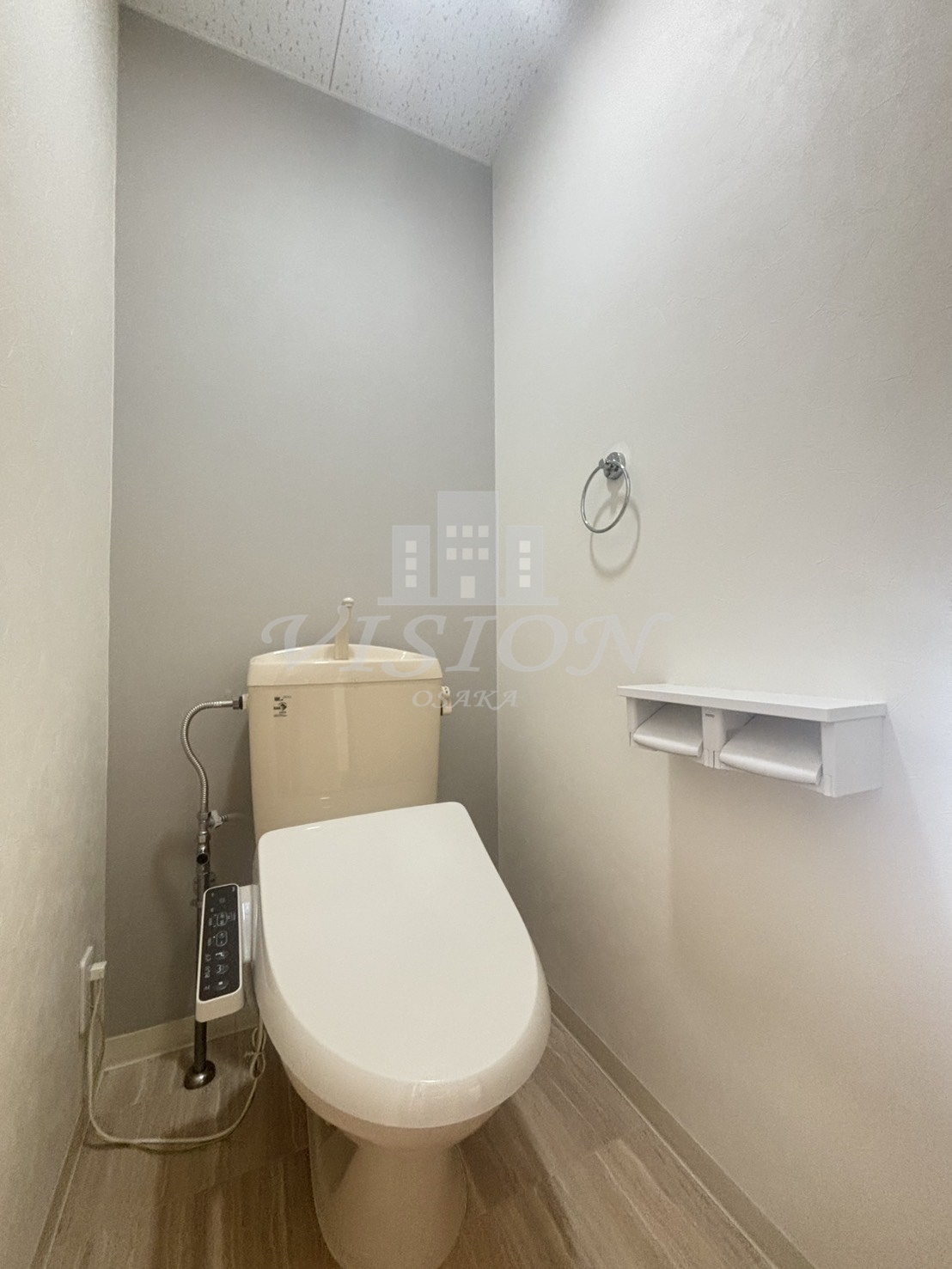 地下鉄御堂筋線 西中島南方駅 徒歩5分 10階建 築26年のトイレ写真