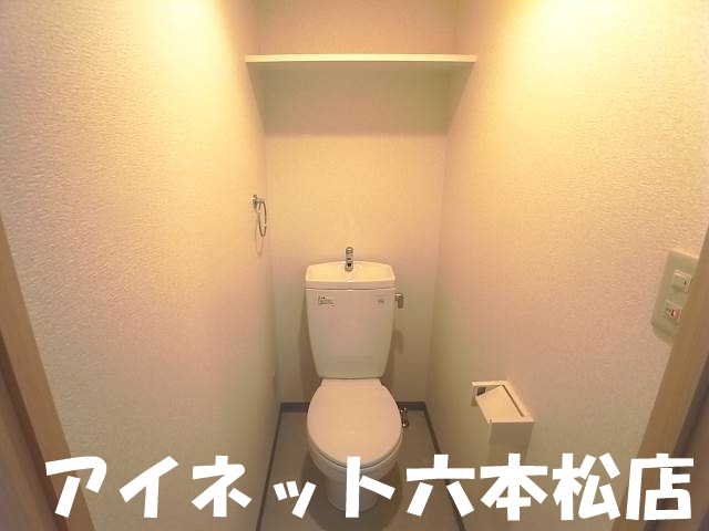 トイレ　清潔感のある空間です。