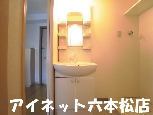 洗面設備　朝の支度はこちらでどうぞ