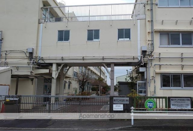 小学校　横浜市立中和田南小学校（小学校）まで454m