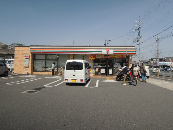 コンビニ　セブンイレブン 八尾北久宝寺1丁目店（コンビニ）まで519m