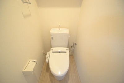 ＪＲ中央線 日野駅 徒歩2分 12階建 築17年のトイレ写真