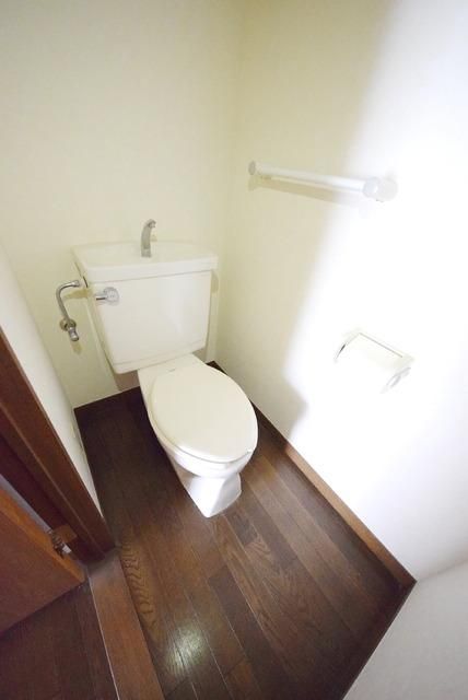 ＪＲ山手線 駒込駅 徒歩8分 10階建 築31年のトイレ写真