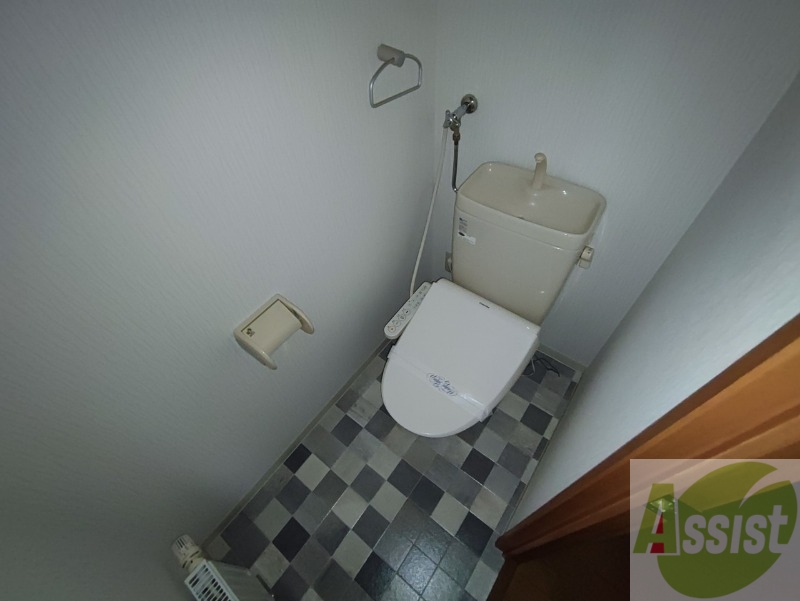 トイレ　こちらはトイレです。清潔感があり、安心して使用できます。