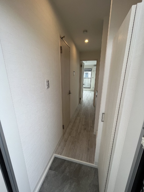 玄関　同建物別号室