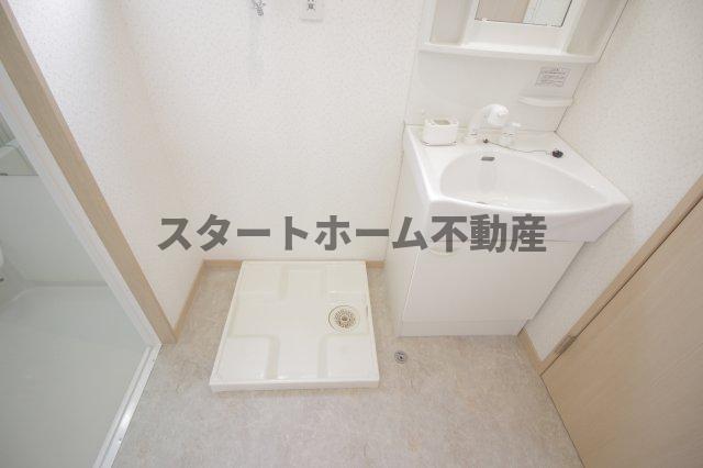 洗面設備　コンパクトで使いやすい洗面所