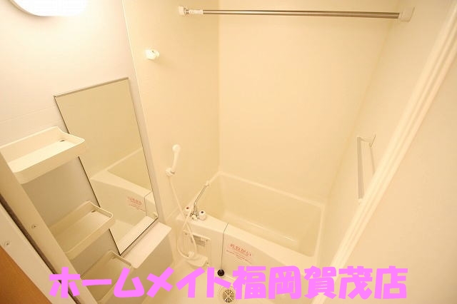 地下鉄七隈線 賀茂駅 徒歩4分 8階建 築22年の風呂写真