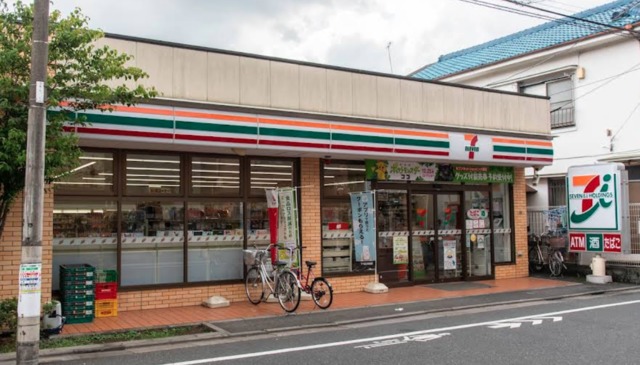 コンビニ　セブンイレブン千住寿町店（コンビニ）まで226m