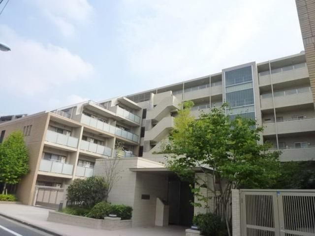 建物外観　荘厳なたたずまい