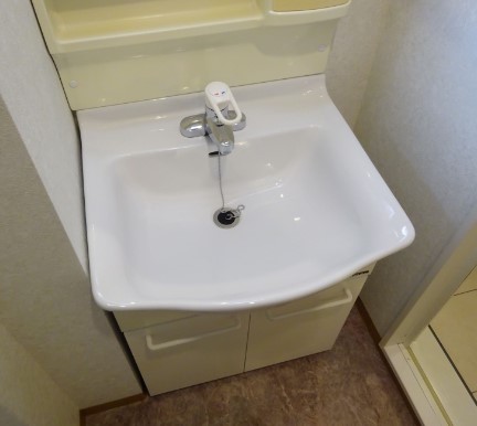 洗面設備　写真は別号室です。現況優先になります。