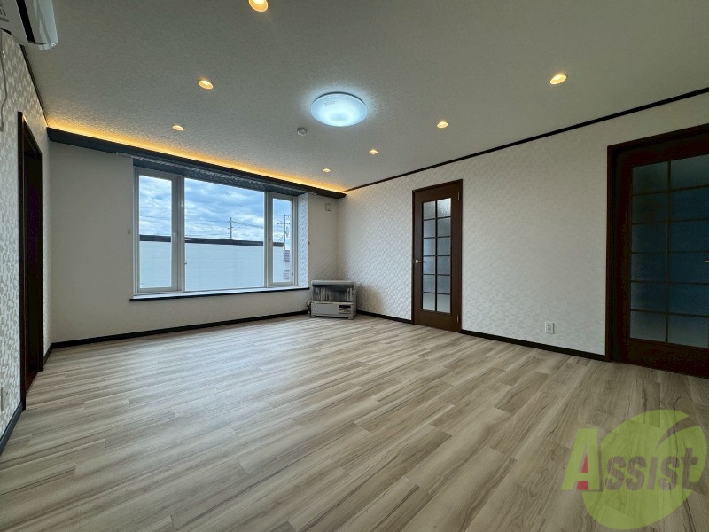 居室・リビング　広くてキレイなお部屋が広がっていて、充実した生活が送れそう。