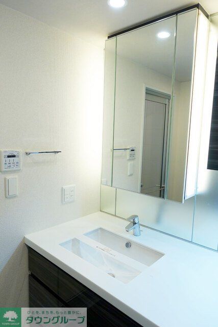 洗面設備　※写真は同タイプ住戸です。