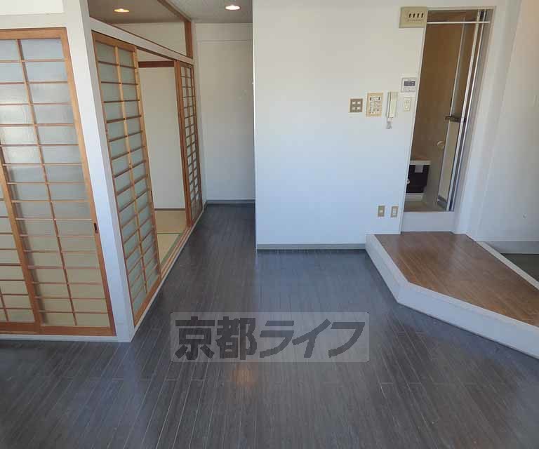 居室・リビング　特徴的なお部屋です。