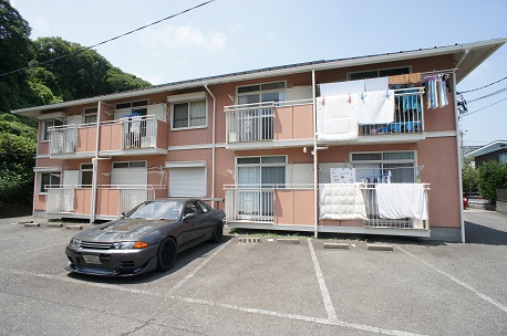 建物外観　南向き南側駐車場の為、日当たり良好！
