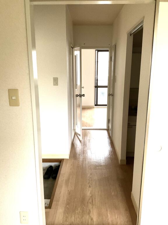 その他　玄関からＤＫへ風通し良し