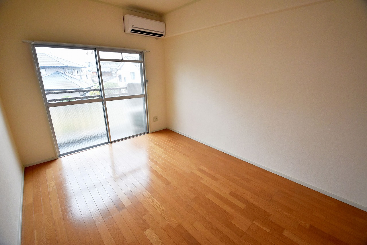 居室・リビング　シャルム岡本