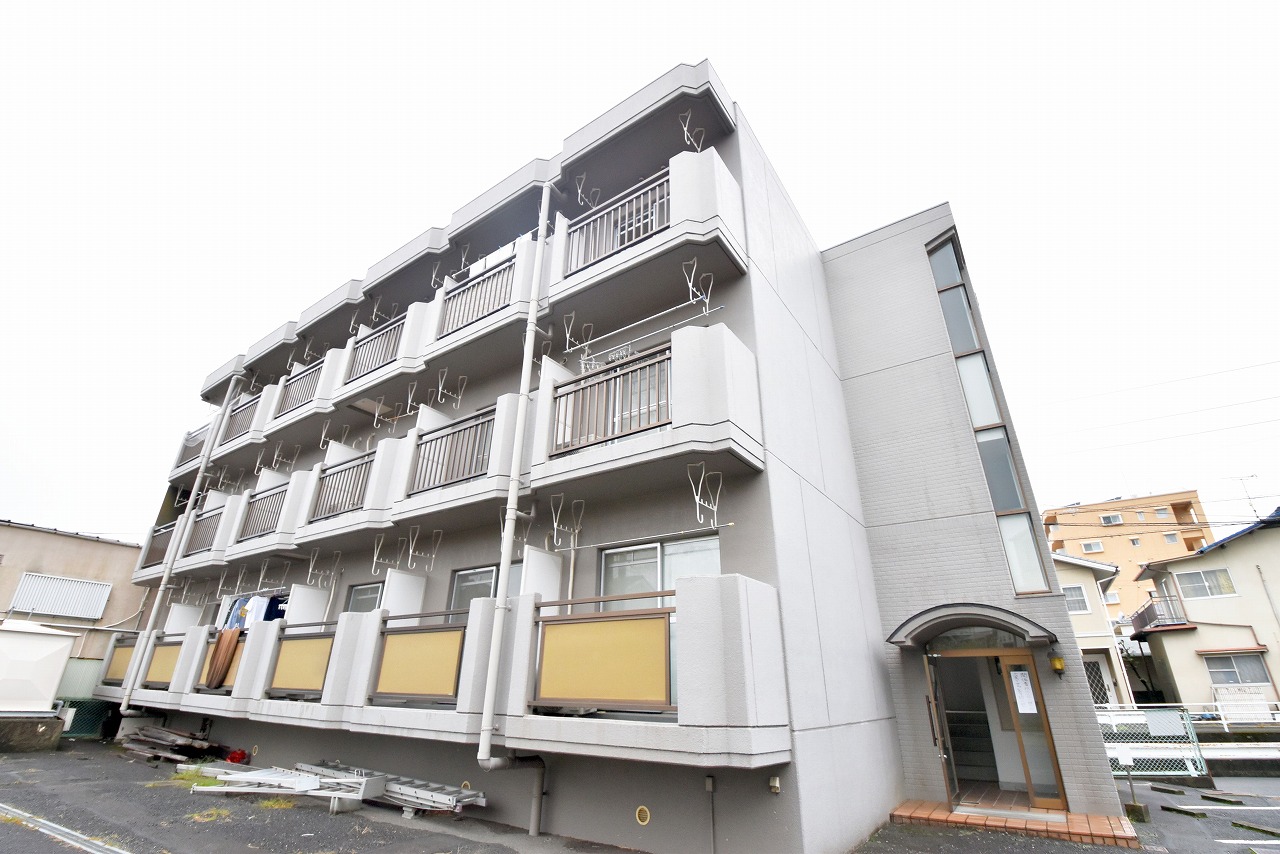 建物外観　シャルム岡本