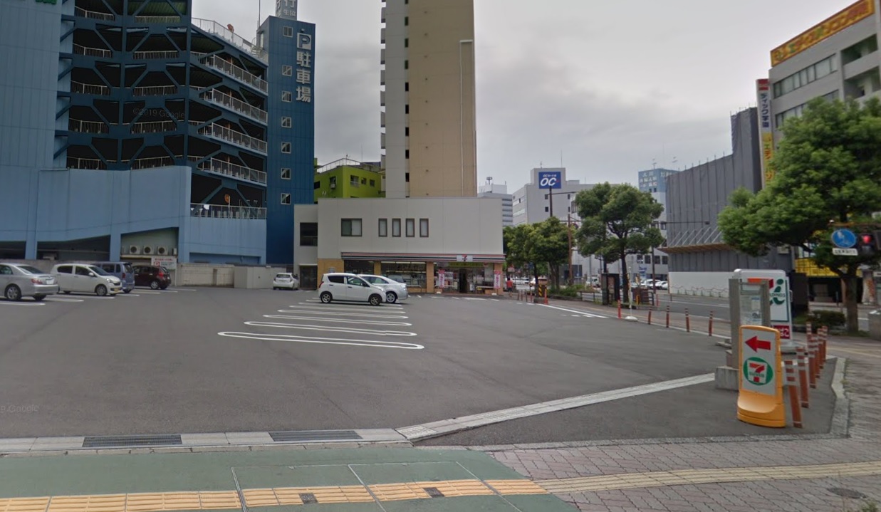 コンビニ　セブンイレブン大分中央町4丁目店（コンビニ）まで359m