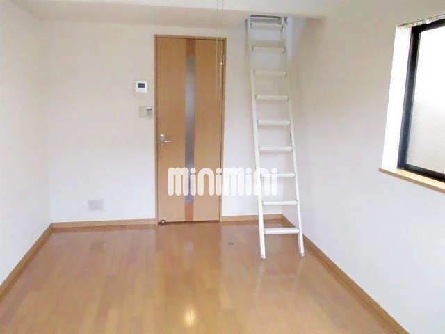 居室・リビング　角部屋、明るいお部屋です。