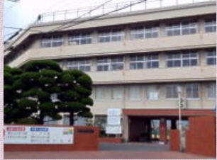 中学校　総社市立総社西中学校（中学校）まで406m