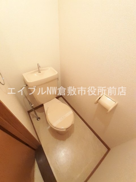 【ジョイフルポ－ト　岡Ａのトイレ】