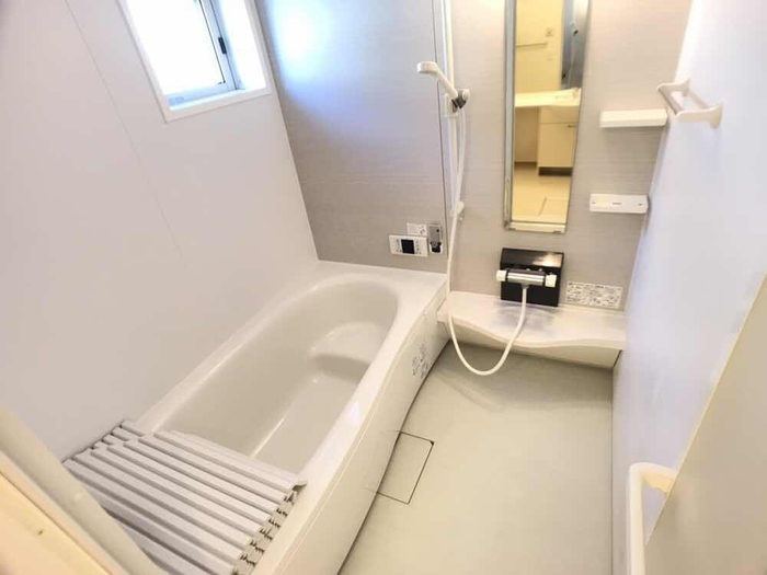 バス・シャワールーム　1坪タイプのお風呂(浴室テレビ付)