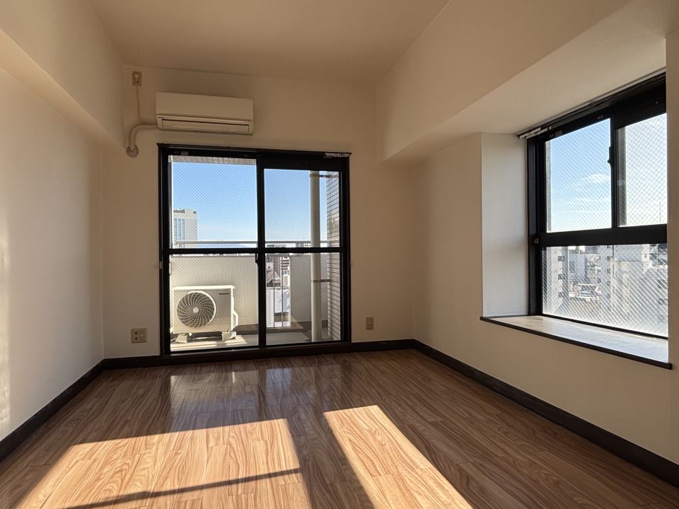 居室・リビング　二面採光のとれる明るいお部屋です