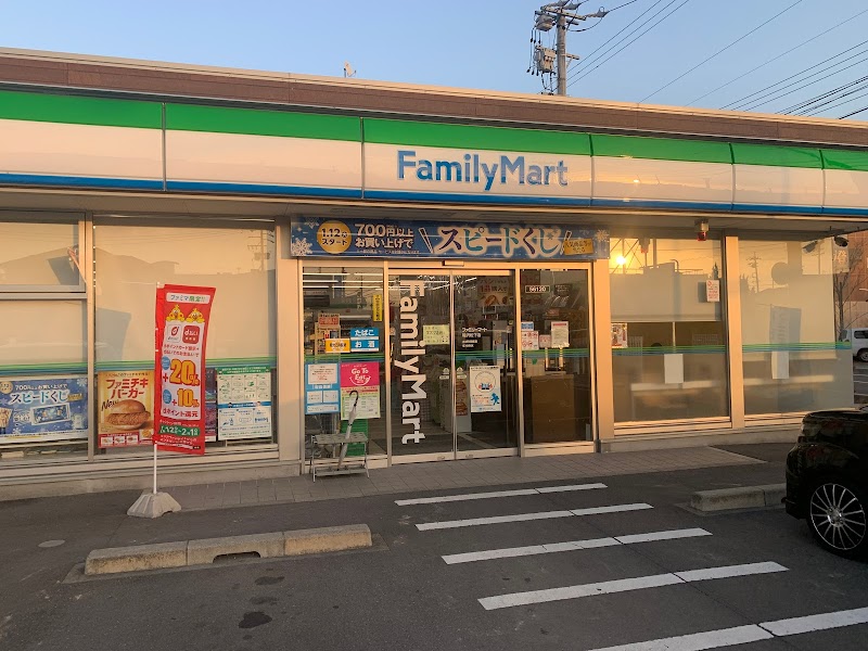 コンビニ　ファミリーマート稲沢松下店（コンビニ）まで668m