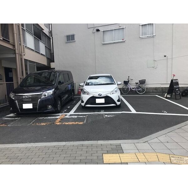 【メゾン北田辺の駐車場】