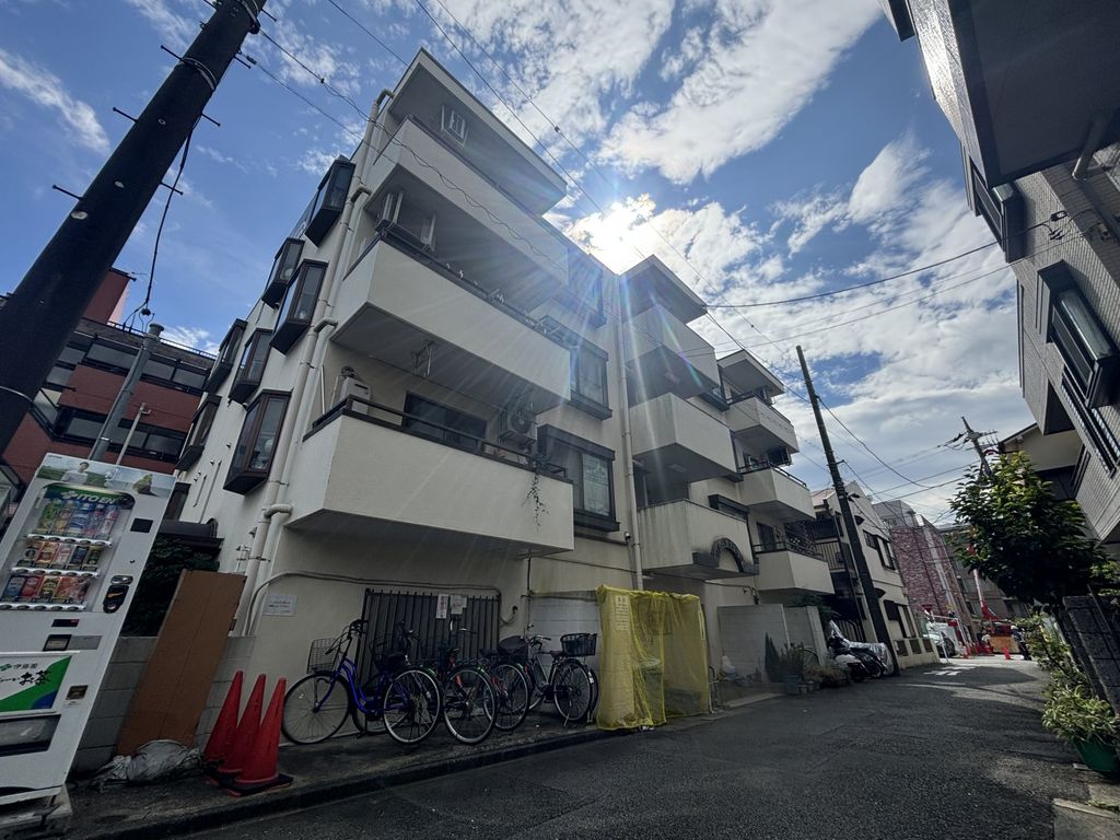 川崎市高津区瀬田のマンションの建物外観