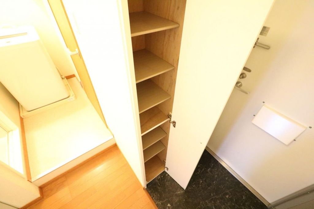 玄関　現況を優先