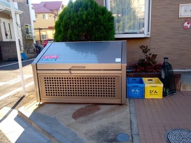 エントランス　ゴミ置場