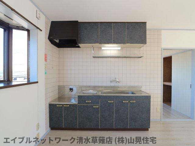 【静岡市清水区御門台のマンションのキッチン】