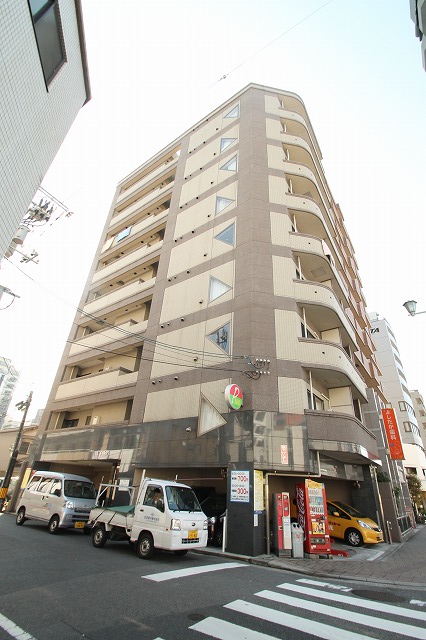 広島市中区河原町のマンションの建物外観