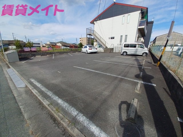 【エクセルコートIIIの駐車場】