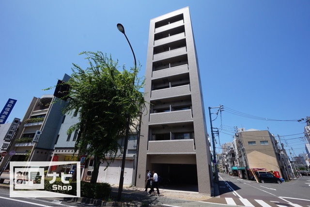 【リッヂタワーIIの建物外観】