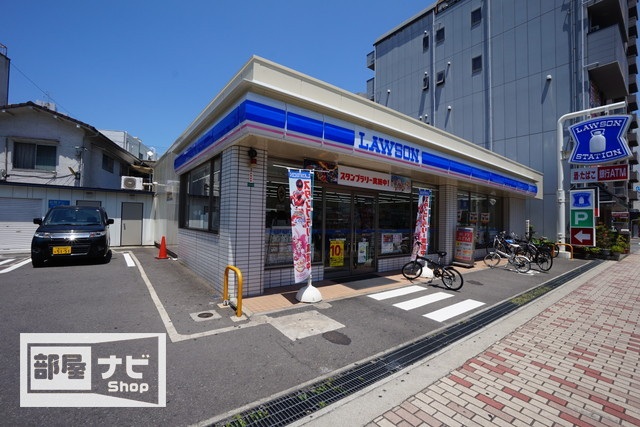 【リッヂタワーIIのコンビニ】