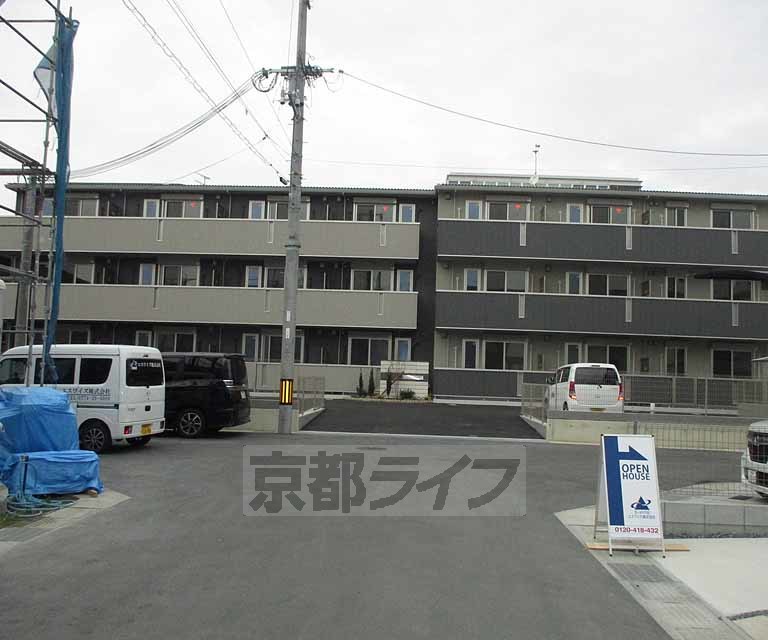 宇治市小倉町のアパートの建物外観