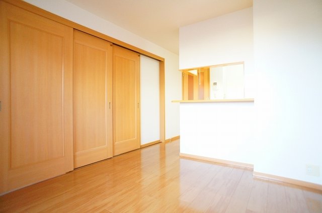 その他部屋・スペース　明るい色調の室内です