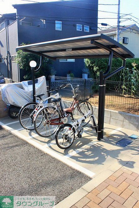 その他　屋根付き駐輪場