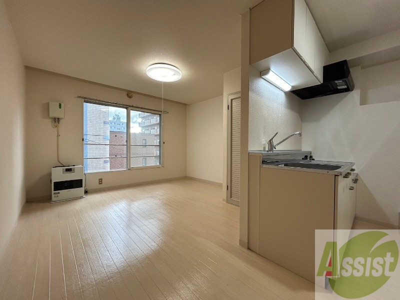 居室・リビング　広くてキレイなお部屋が広がっていて、充実した生活が送れそう。