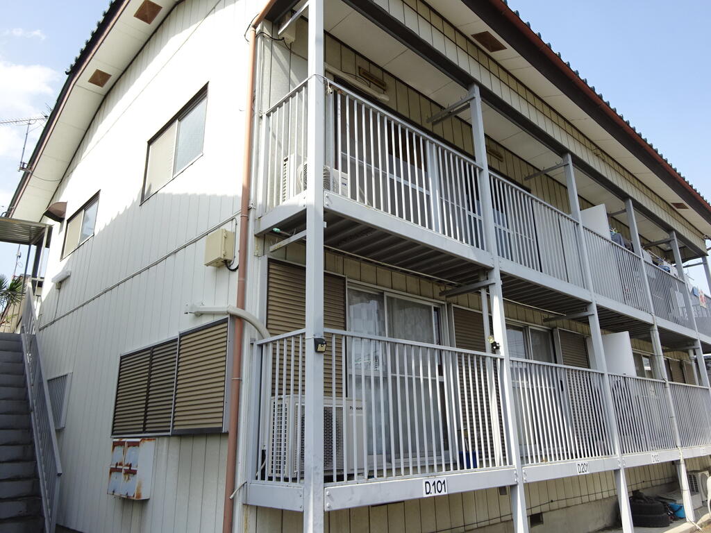 建物外観　敷地内駐車場1台付