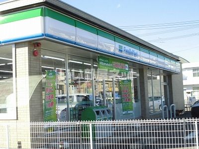 コンビニ　ファミリーマート 興津中町北店（コンビニ）まで594m