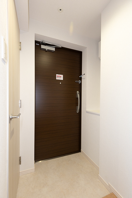 玄関　※写真は同タイプ住戸です。